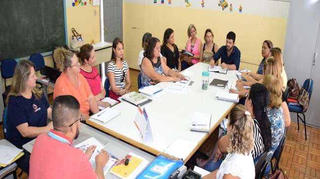 Volta às aulas - secretaria da educação realiza reunião com diretoras e coordenadoras