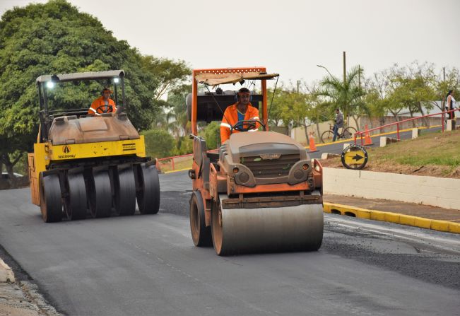 Programa Asfalto Novo avança com recapeamento da Avenida Benjamin Constant e Rua José Jordão
