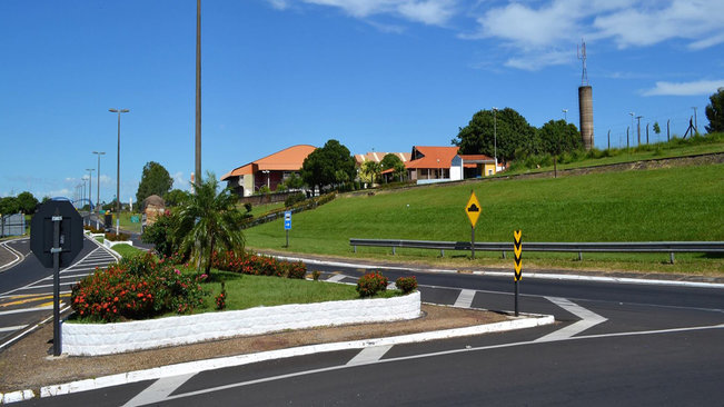 Setor de serviços urbanos intensifica ação de limpeza e operação tapa buracos