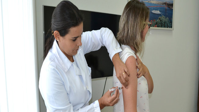 Campanha de atualização de vacinas continua por toda a cidade