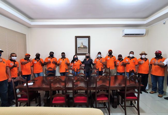 Brigada de Incêndio da Prefeitura de Pompeia se destaca no combate a queimadas na região