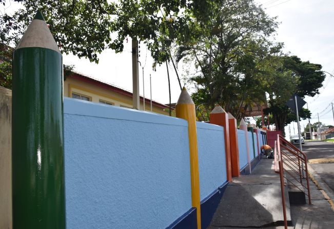 Prefeitura atua na reforma das Escolas Municipais