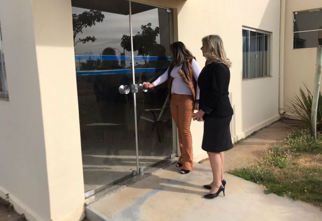 Prefeita Tina Januário visita prédio do Centro Dia “Thereza Sperândio Moro”