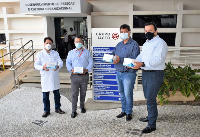 Superintendente do DHS visita Jacto e recebe 2 mil testes para ação contra a COVID-19 que tem início nesta sexta (6)