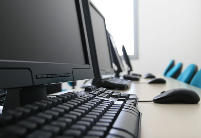 Reciclagem de lixo eletrônico resulta em conquista de três novos computadores para Pompeia