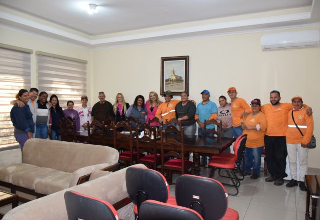 Prefeita Tina Escorce beneficia associação de agentes ambientais com auxílio de 10 mil reais mensais