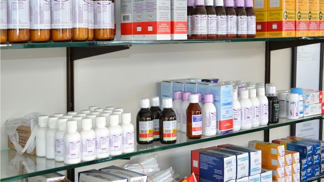 Farmácia central de medicamentos realiza cerca de 600 atendimentos por dia