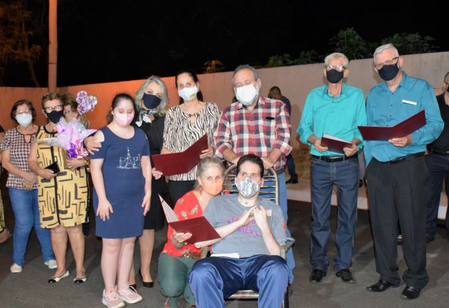 Entrega da pavimentação da rua “Marcílio Antônio Baio” é marcada por muita emoção