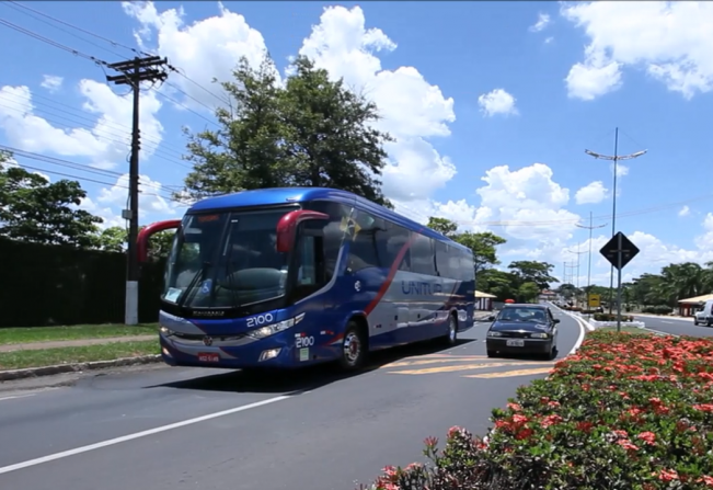 Estudantes universitários de Pompeia contam com transporte gratuito até o fim do ano letivo