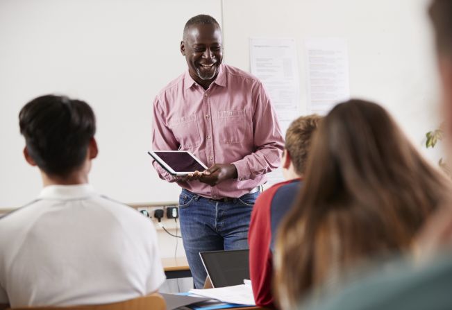 UNIVESP abre inscrições para contratação de supervisor a distância e mediador de ensino presencial
