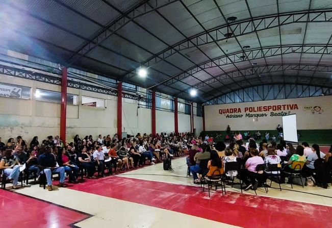 Prefeitura de Pompeia promove palestras sobre violência nas escolas com psicólogas voluntárias