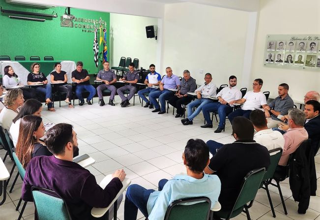 Reunião sobre segurança pública em Pompeia reúne poder público e sociedade civil com a presença do comandante da 3ª Cia do 9º BPM/I 