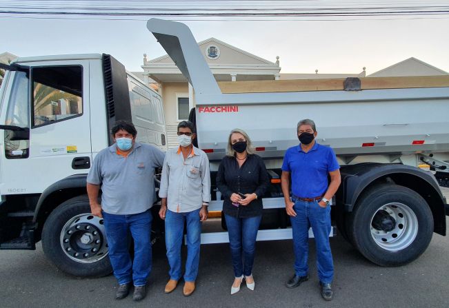 Prefeitura conquista caminhão basculante para a zona rural por meio de convênio com Governo do Estado