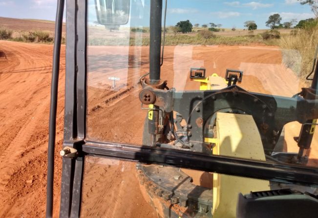 Conservação das estradas rurais de Pompeia é exaltada por agricultores e pecuaristas