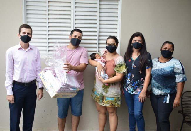 Assistência Social inicia a entrega dos enxovais do programa “Cesta de Bebês”