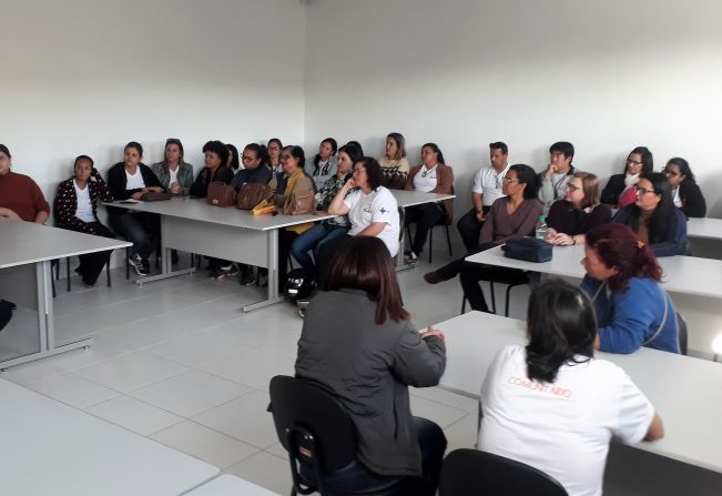 Prefeita Tina Januário se reúne com Agentes Comunitários de Saúde 