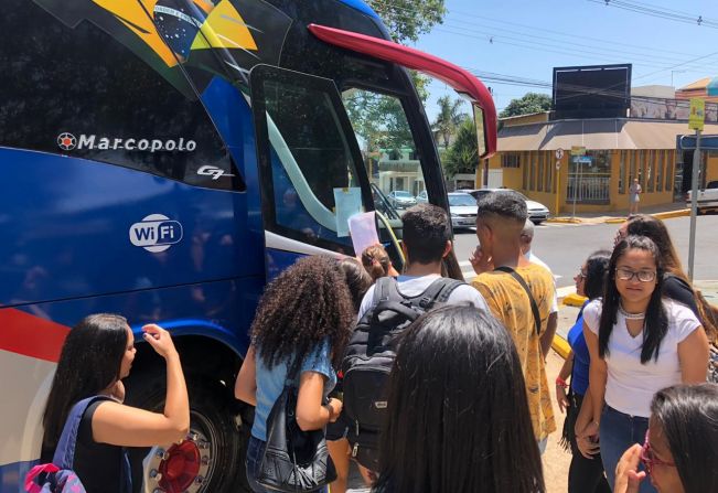 Estudantes elogiam qualidade do transporte gratuito para o ENEM