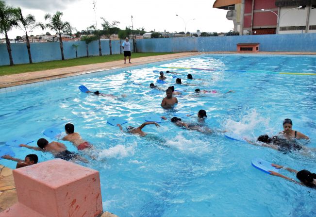 Aberto período de inscrições e rematrículas para aulas de natação e hidroginástica