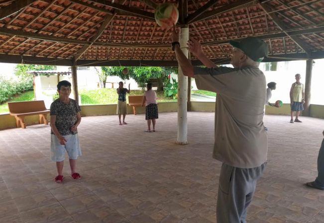 Divisão de Esportes retoma o projeto com atividades físicas para moradores do Lar dos Idosos