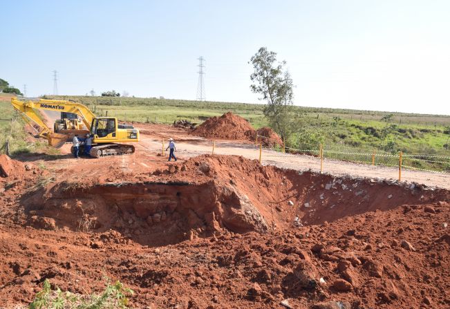 Iniciada obra de recuperação do quilômetro 16 da Vicinal Pompeia-Queiroz 