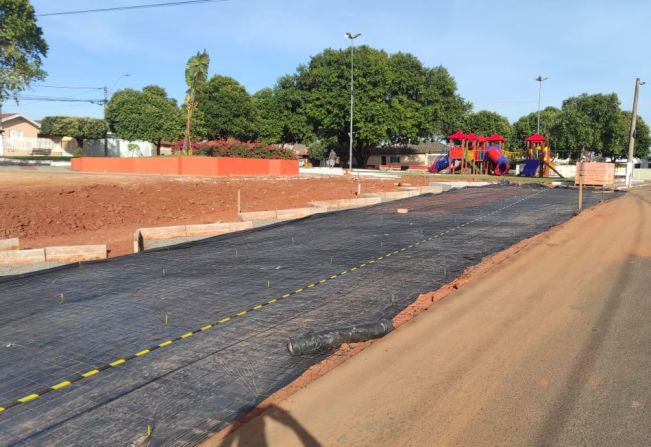 Prefeitura inicia reforma completa da Praça do JK