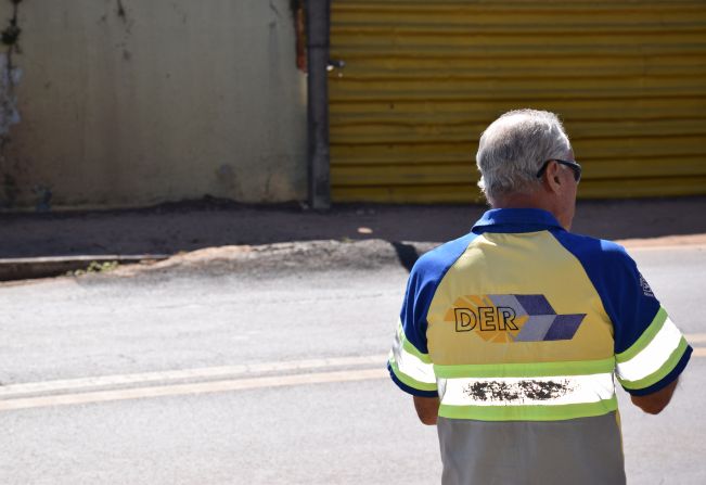 Prefeita Tina cobra providências urgentes do DER para os buracos na Via Expressa