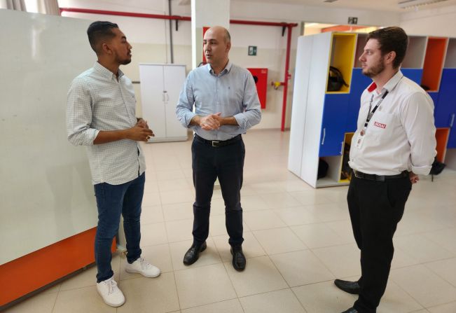 Curso gratuito de Desenvolvimento de Software para Web e Celular tem boa adesão e faz sucesso entre os jovens