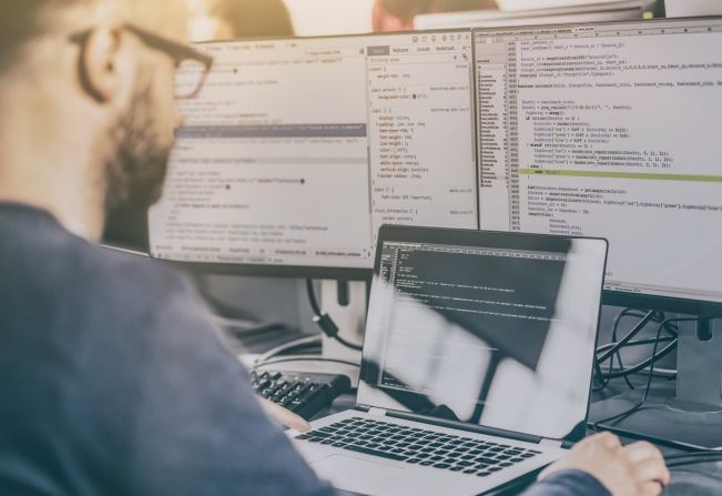 Restam poucas vagas para curso gratuito de Auxiliar Administrativo