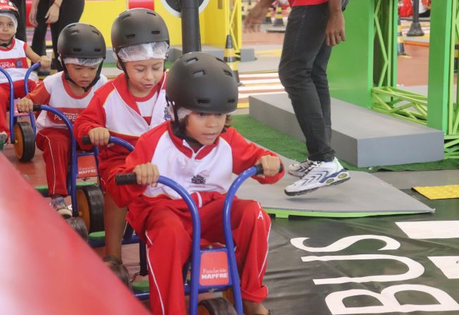 Programa de educação no trânsito e cidadania chega em Pompeia e conta com a participação dos alunos da rede municipal
