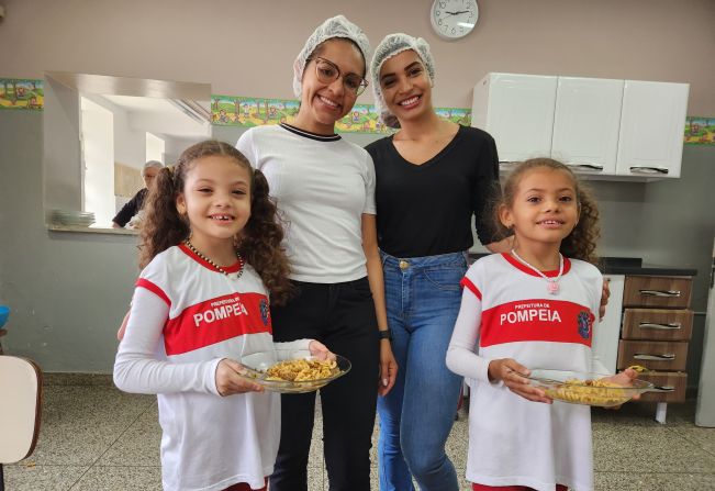 Dia Nacional da Alimentação na Escola tem visitas à EMEF “Grupão” e Centro de Oficinas Curriculares do Tempo Integral