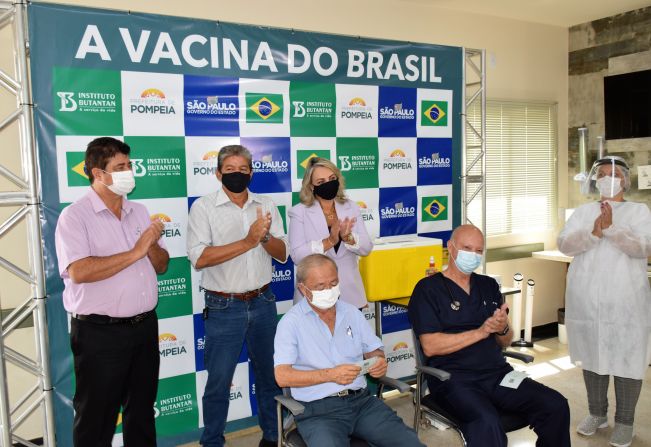 Pompeia dá início à vacinação contra a COVID-19