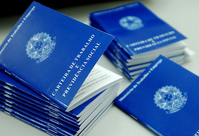 Servidores municipais recebem 2ª parcela do Décimo Terceiro